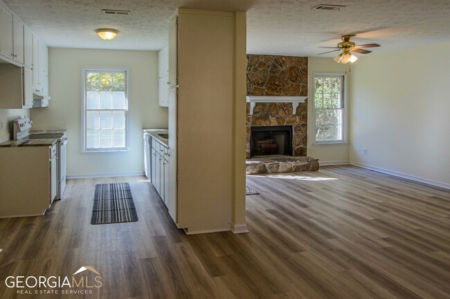 Foto del edificio - 211 Meadow Ct