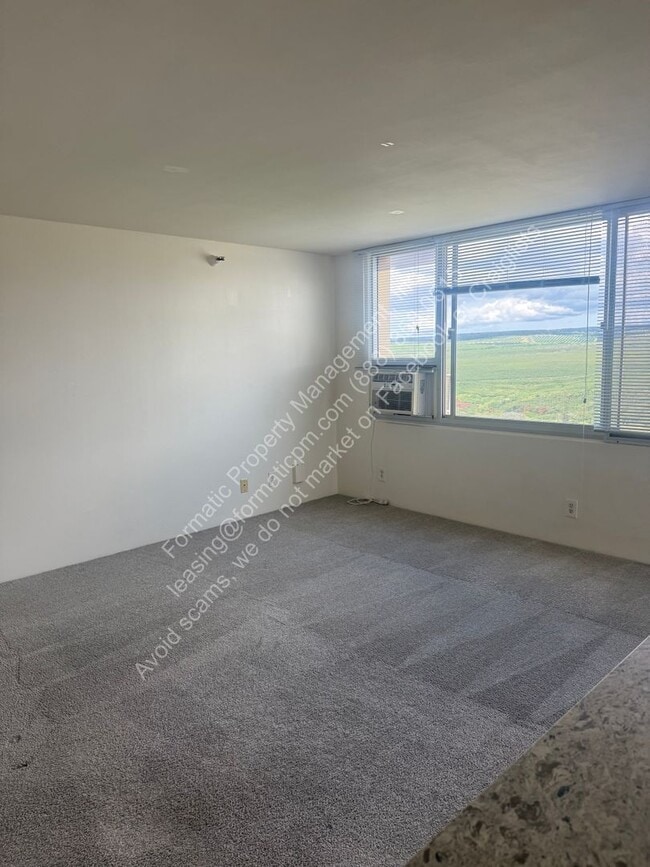 Building Photo - 1060 Kamehameha Hwy