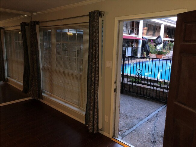 Foto del edificio - 2507 Montrose Blvd