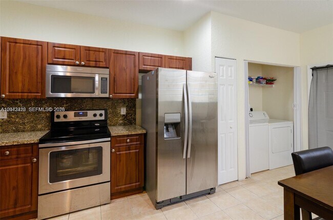 Foto del edificio - 4309 Vineyard Cir