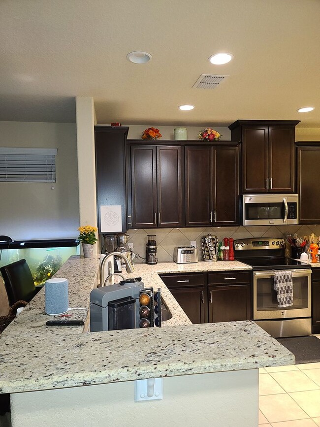 Building Photo - 1918 Cool Breeze