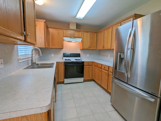 Foto del edificio - 3815 Maple Dr