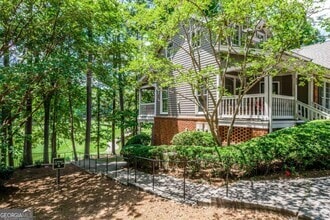Building Photo - 1043B Clubhouse Ln