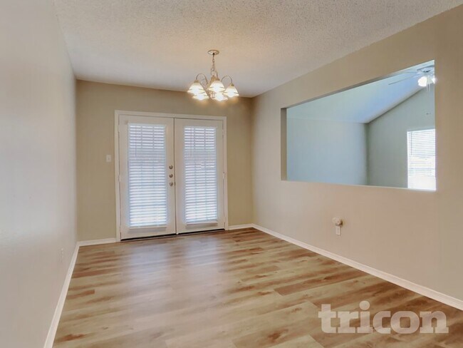 Building Photo - 3227 Rockdale Dr