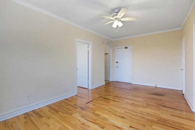 Foto del edificio - 4827 N Damen Ave