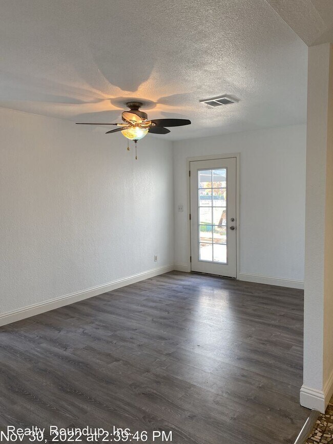 Foto del edificio - 3 br, 3 bath House - 9302 Grant Line Rd
