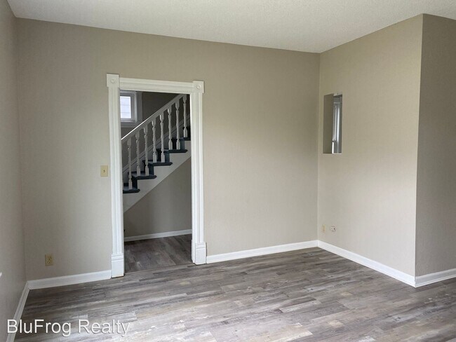 Building Photo - 2 br, 1.5 bath House - 308 5th Ave SE