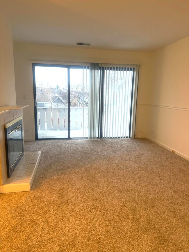 Foto del edificio - 327 Wildberry Ct
