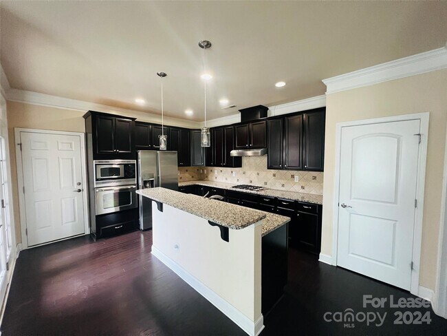 Foto del edificio - 2223 Eversham Dr NW