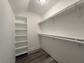 Building Photo - 2123 Bidwell Dr