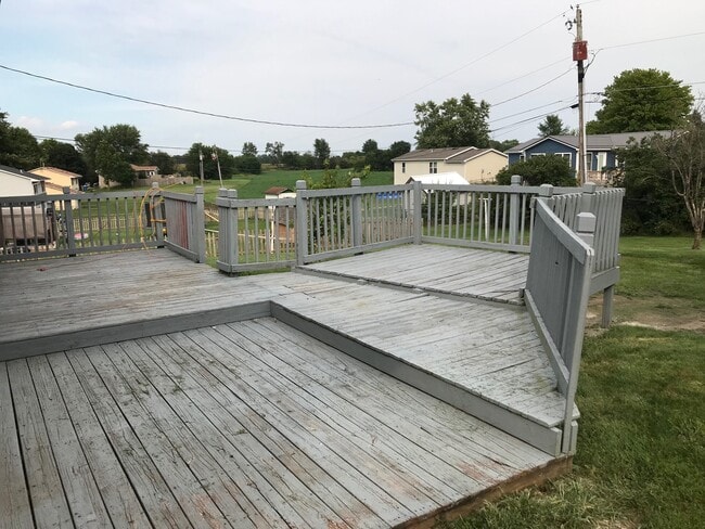 Building Photo - 302 Windsor Dr