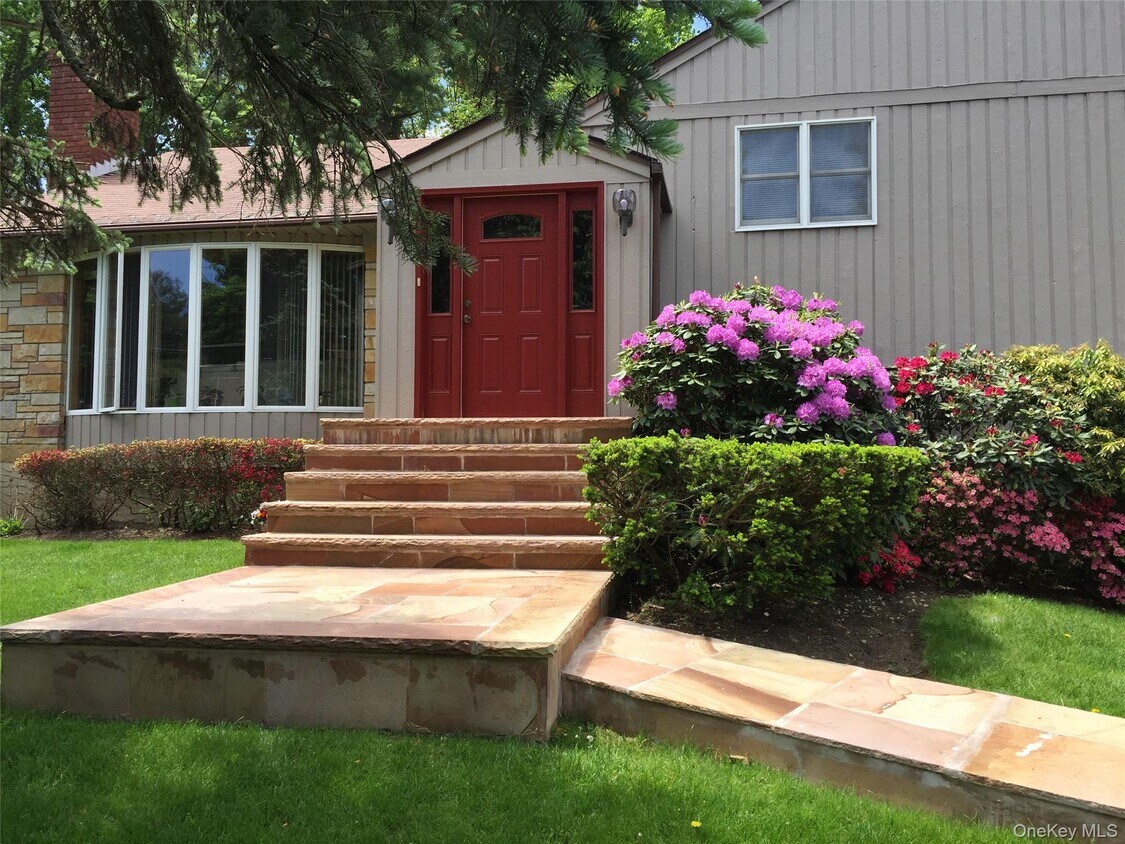 Foto principal - 185 Pinewood Rd