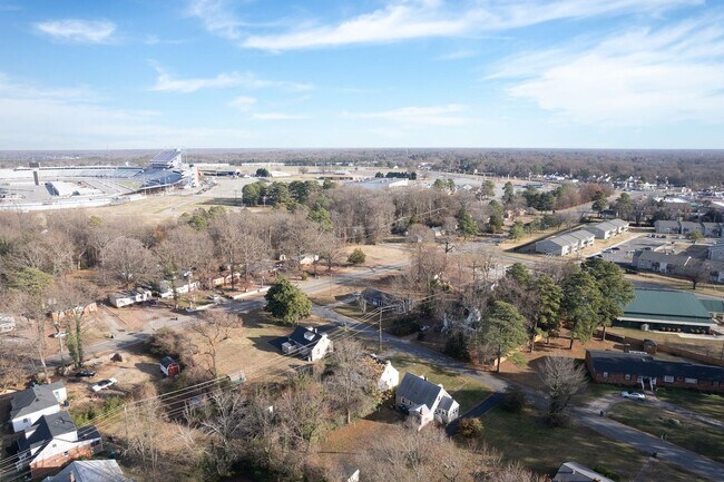 Building Photo - Introducing 513 Greenbrier Avenue – Your I...
