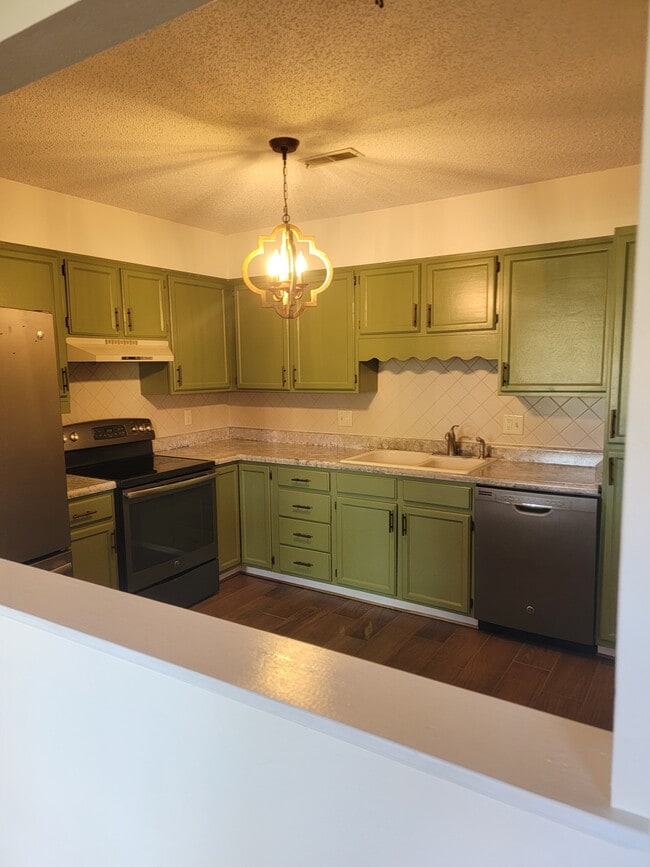 Foto del edificio - 4701 Woodland Ave