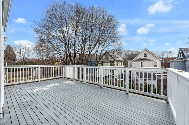 Building Photo - 7 Van Norden St