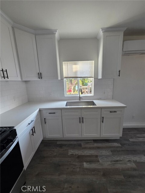 Foto del edificio - 6024 Ensign Ave