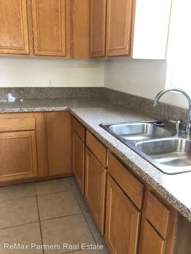 Building Photo - 3 br, 2 bath House - 8236 Acapulco