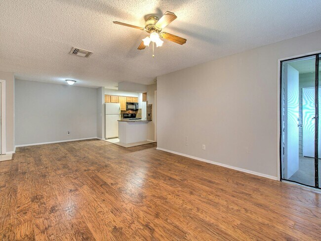 Building Photo - 230 Berry Tree Place