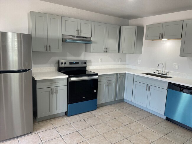 Foto del edificio - 909 University Blvd