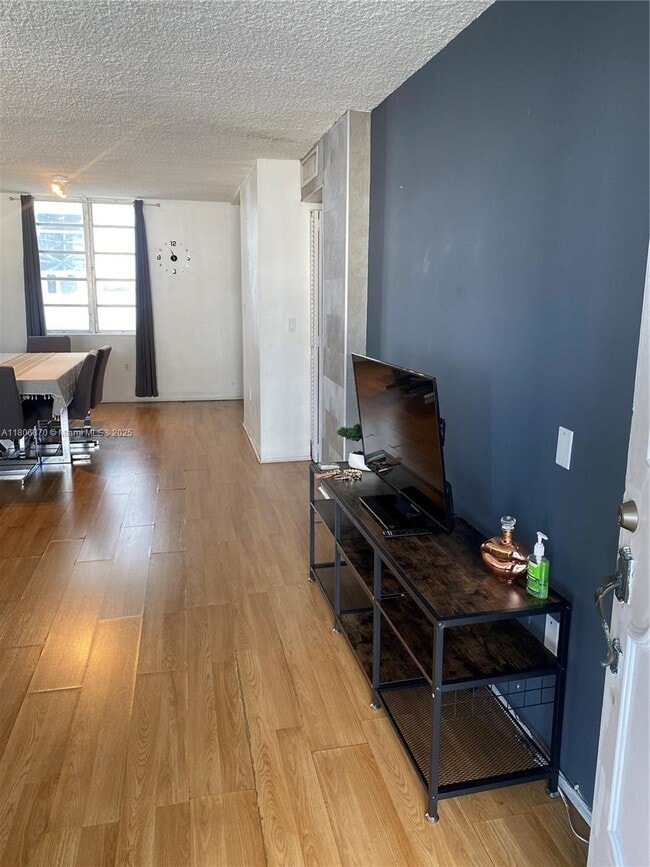 Foto del edificio - 1732 Meridian Ave