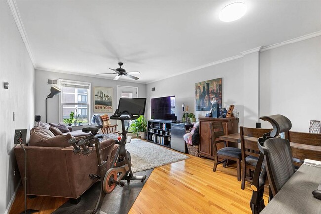 Building Photo - 360 1st St