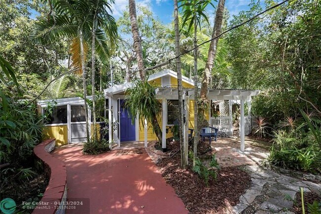 Building Photo - 6851 SW 78th Terrace