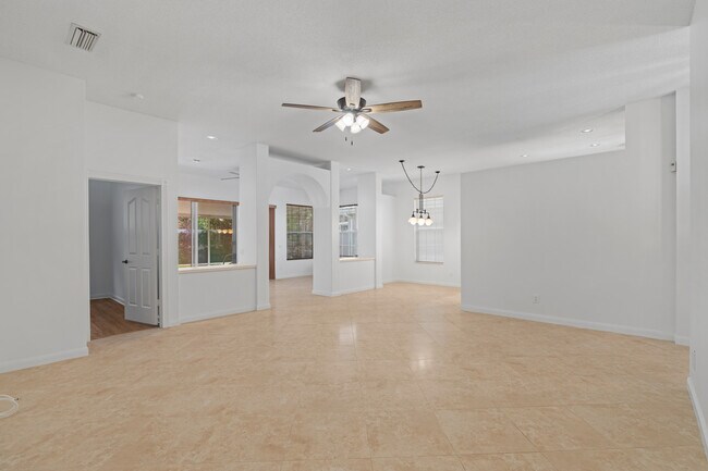 Building Photo - 7469 SE Marsh Fern Ln