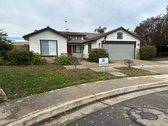 Foto del edificio - Available Now!