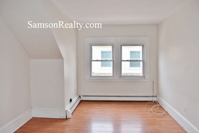 Photo - 142 Elton St (Providence, RI) Apartment