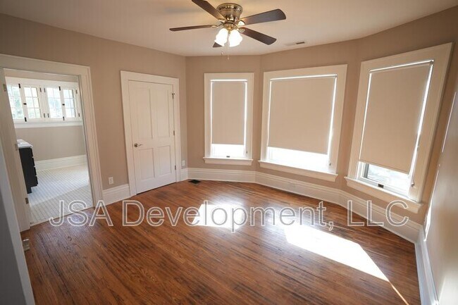 Foto del edificio - 519 E 3rd St