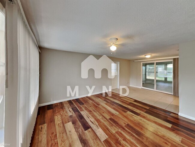 Foto del edificio - 2 br, 2 bath House - 7406 S Mascotte St