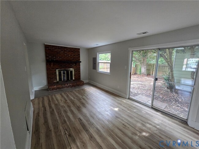 Building Photo - 9455 Greenhill Ct