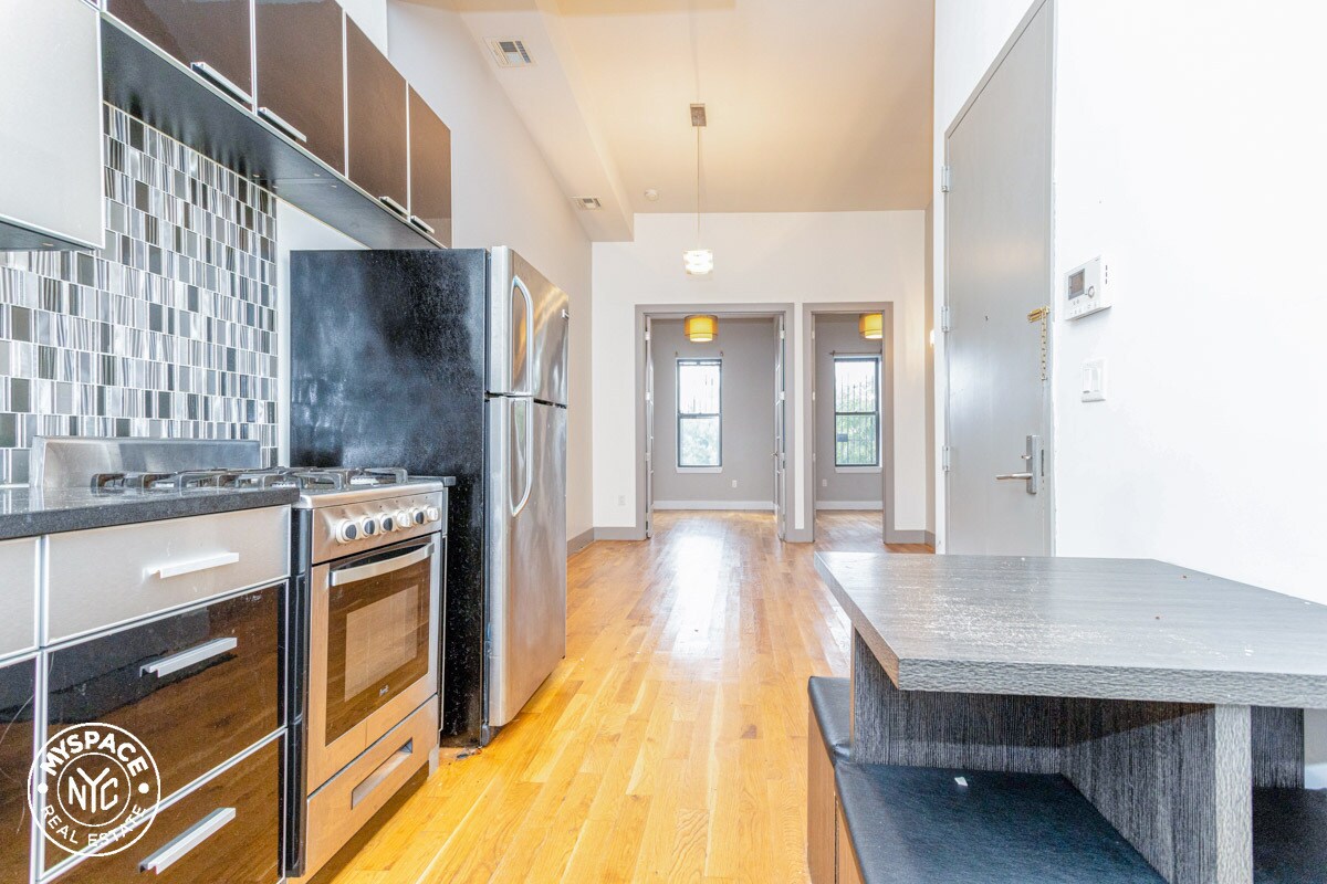 Primary Photo - 249 Himrod St
