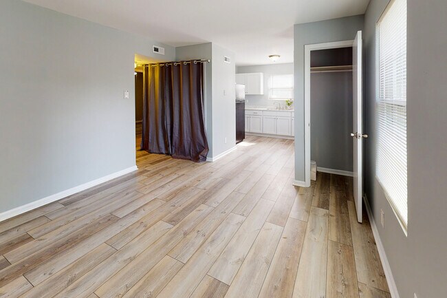 Foto del edificio - 1003 Lowry Ave