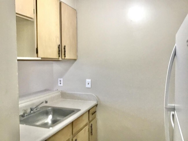 Foto del edificio - 4523 Judith Lane Unit 2