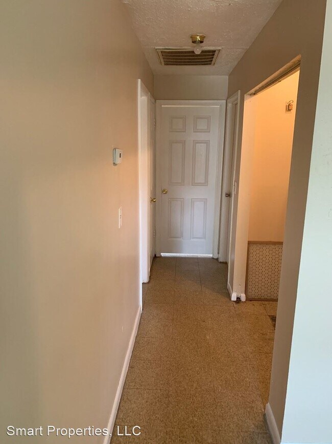 Building Photo - 2 br, 1.5 bath House - 2405 Idlewild Street