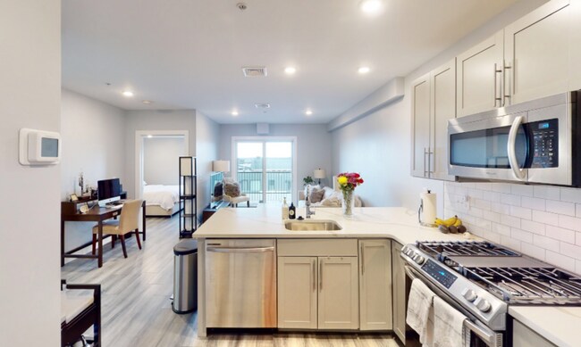 Foto del edificio - LUXURY BUILDING SOUTH BOSTON - ROOFDECK - LAUNDRY IN UNIT - GARAGE PARKING SPOTS - No Broker Fee