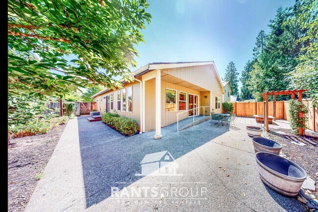 Foto del edificio - Well-Maintained 2-Bed / 2-Bath Home with A...