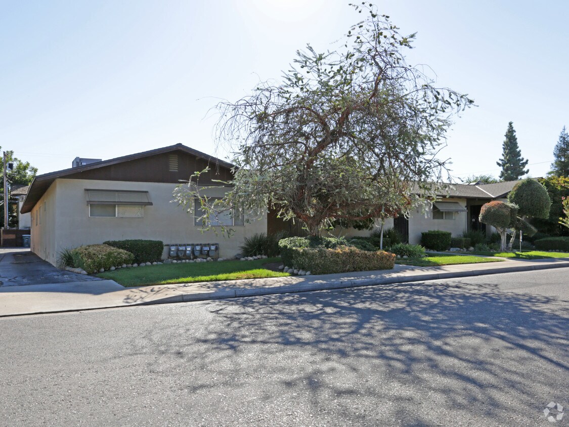 Primary Photo - West Winds Apartments