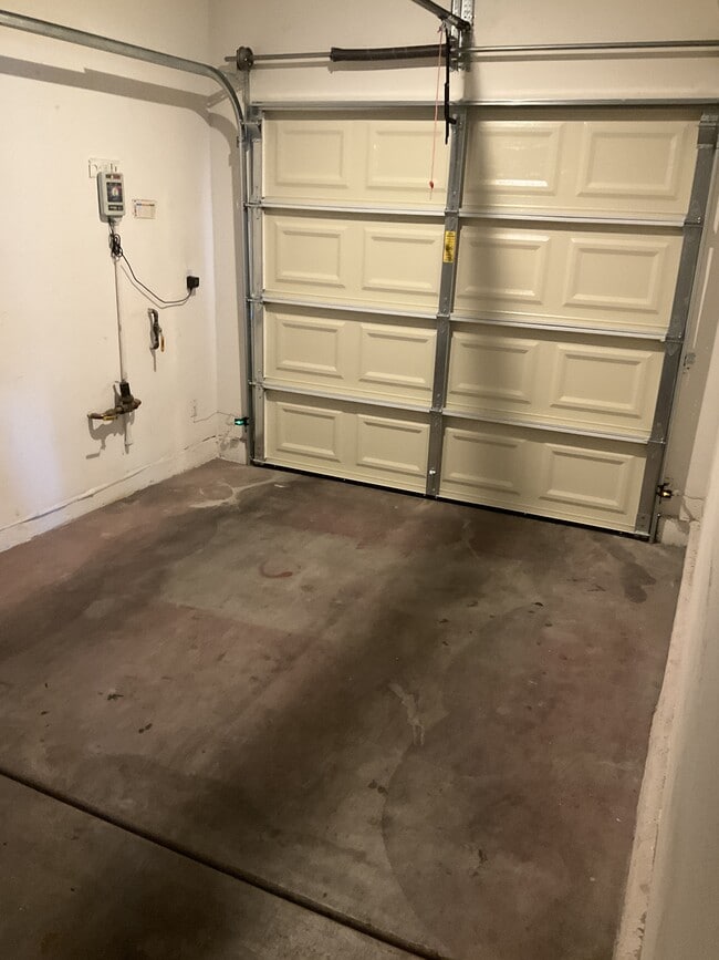 Building Photo - 6371 Pebblecreek Lodge Way