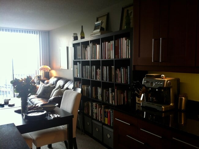 Foto del edificio - 5225 Pooks Hill Rd