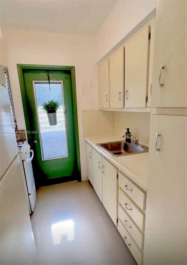 Foto del edificio - 644 Meridian Ave