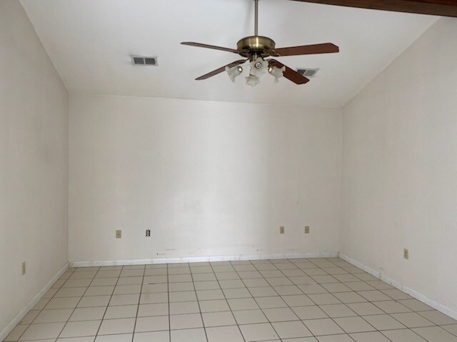 Foto del edificio - 615 Old Whitney Rd