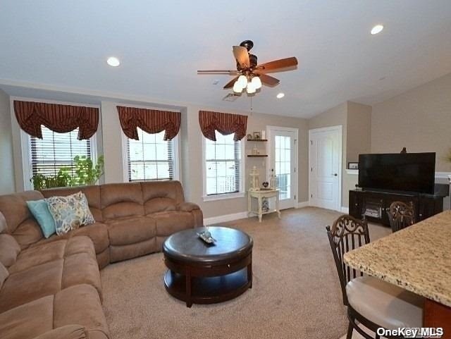 Building Photo - 28 Della Dr