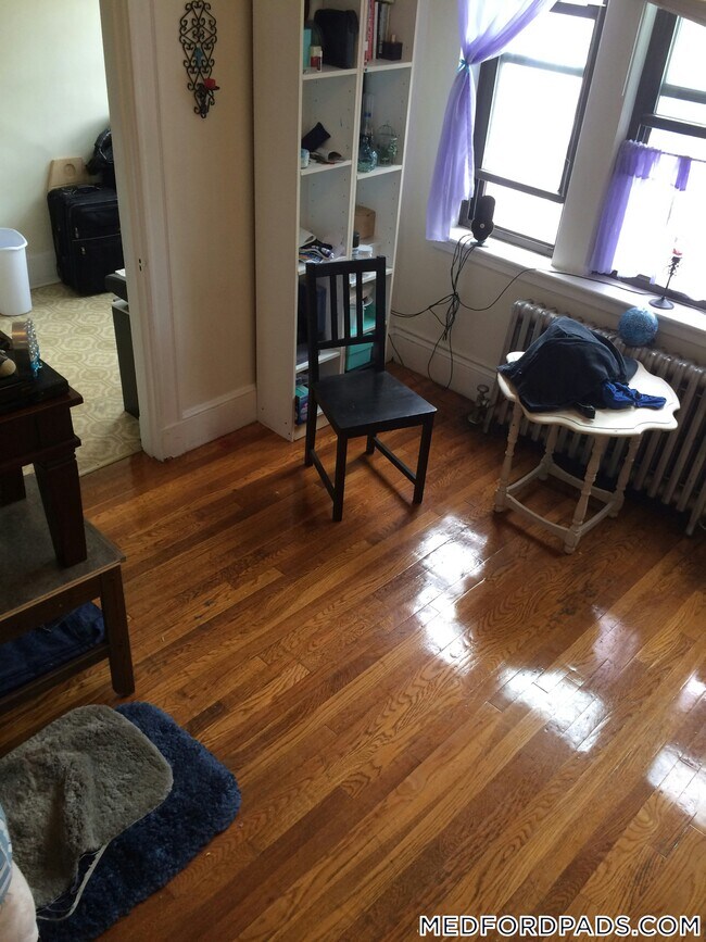 Building Photo - 53 Fellsway W