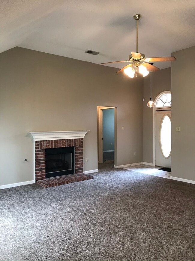 Photo - Olive Branch - 3 Bedroom, 2 Full bath Split Plan with Patio and Wood Privacy Fenced in Yard - Ove... House