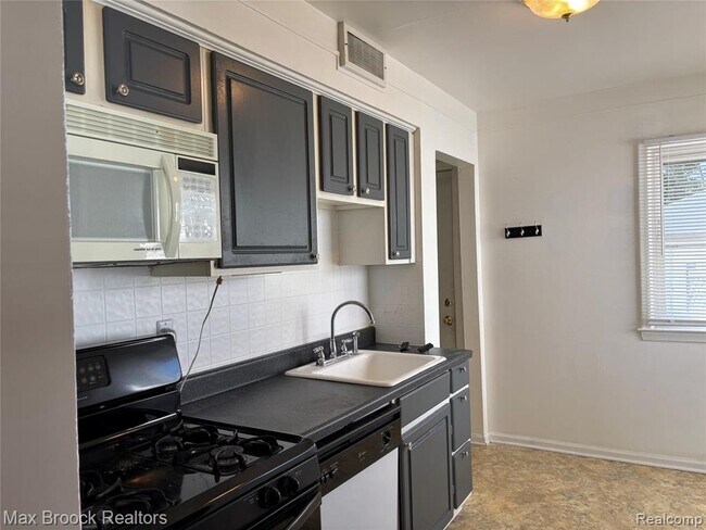 Foto del edificio - 26601 Dartmouth St
