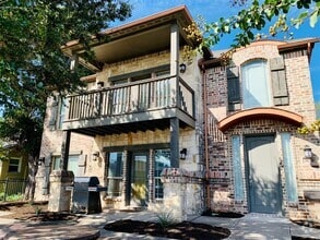 Building Photo - 3138 Rogers Ave