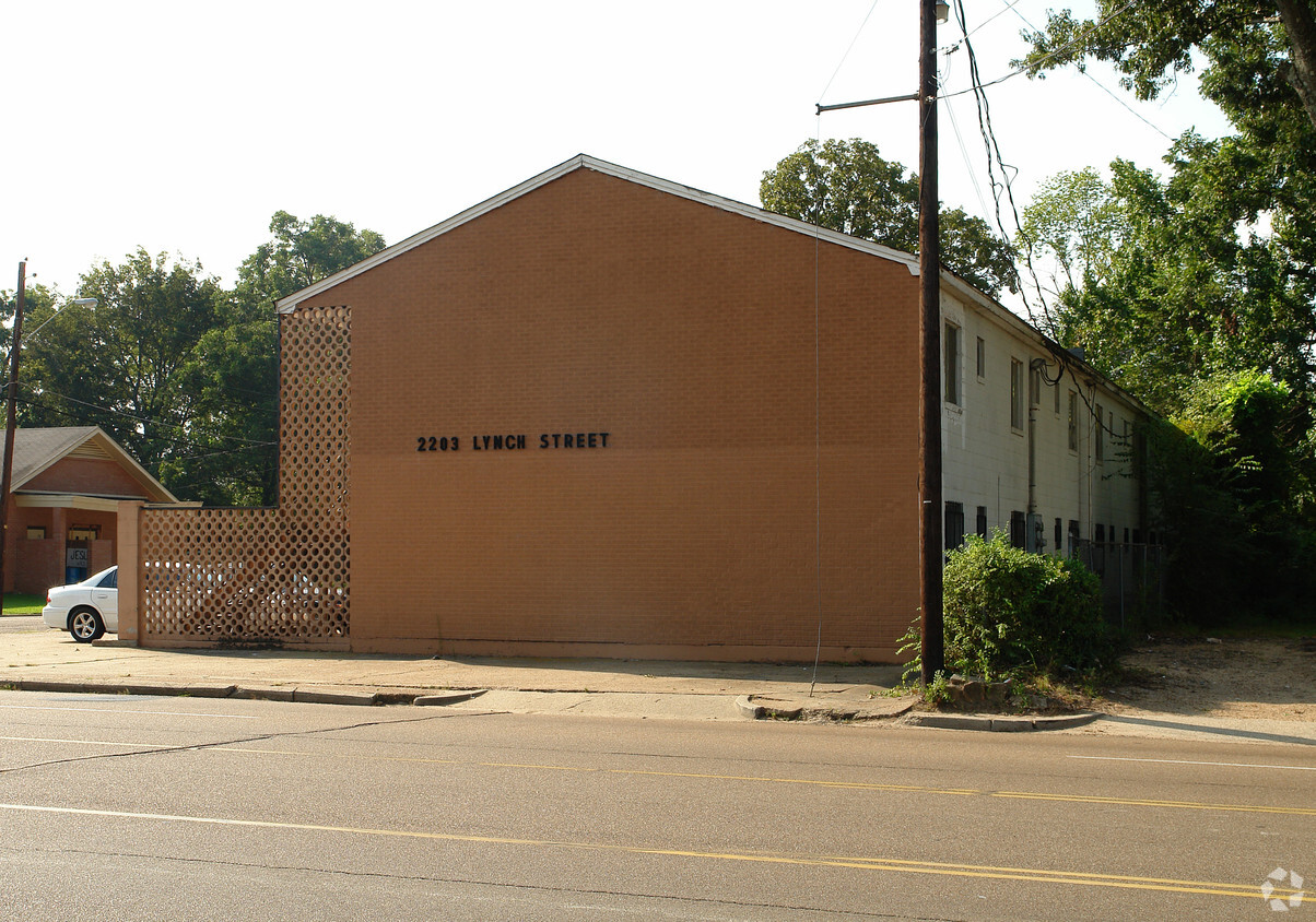 Building Photo - 2203 John R Lynch St