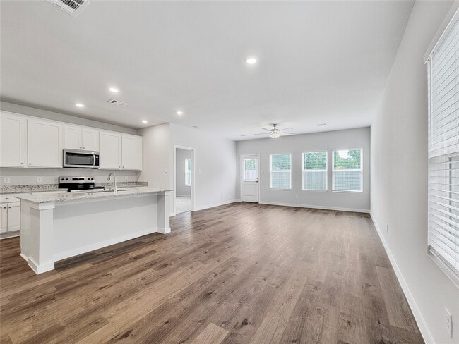 Building Photo - 10735 Red Flagstone Dr